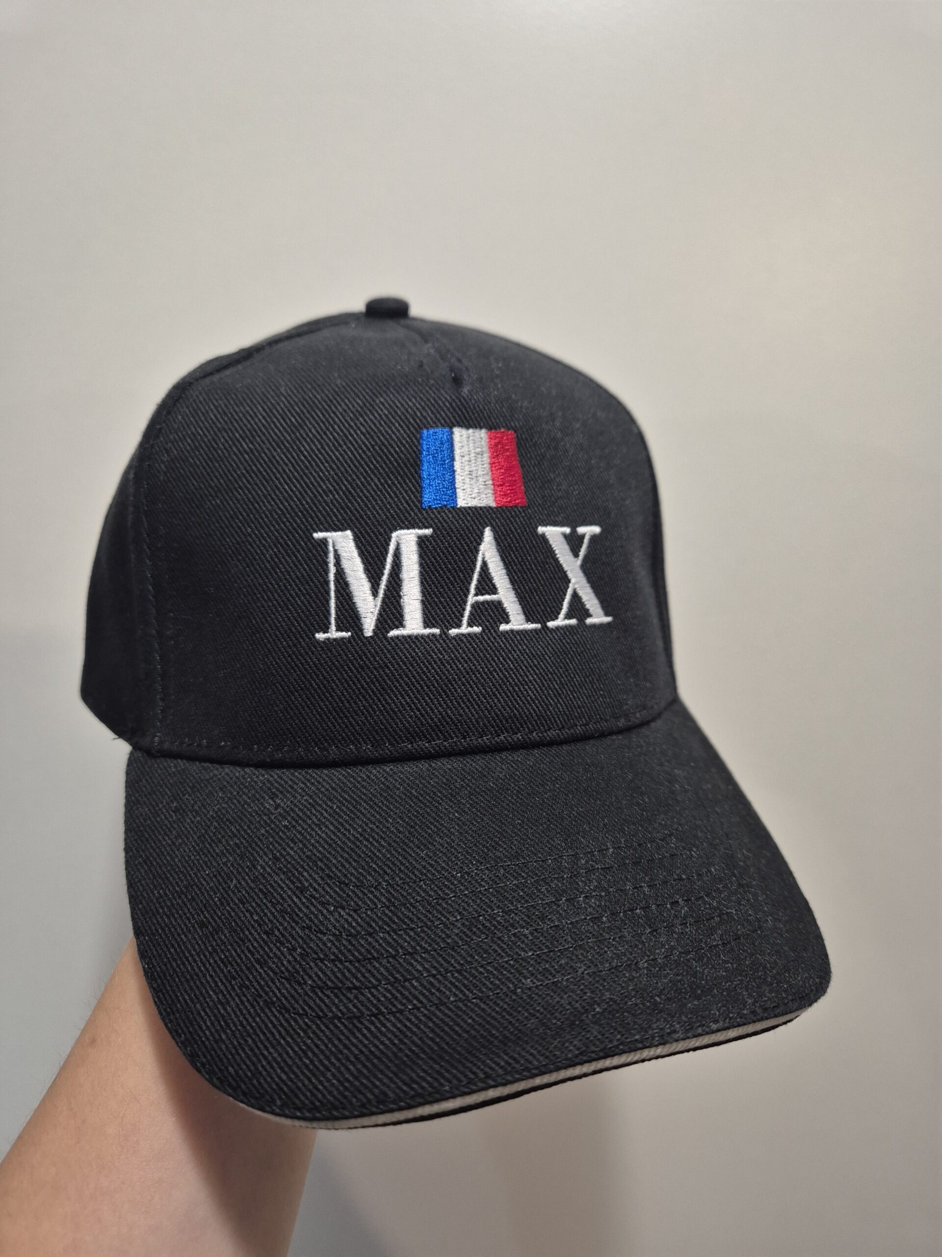 Casquette brodée
