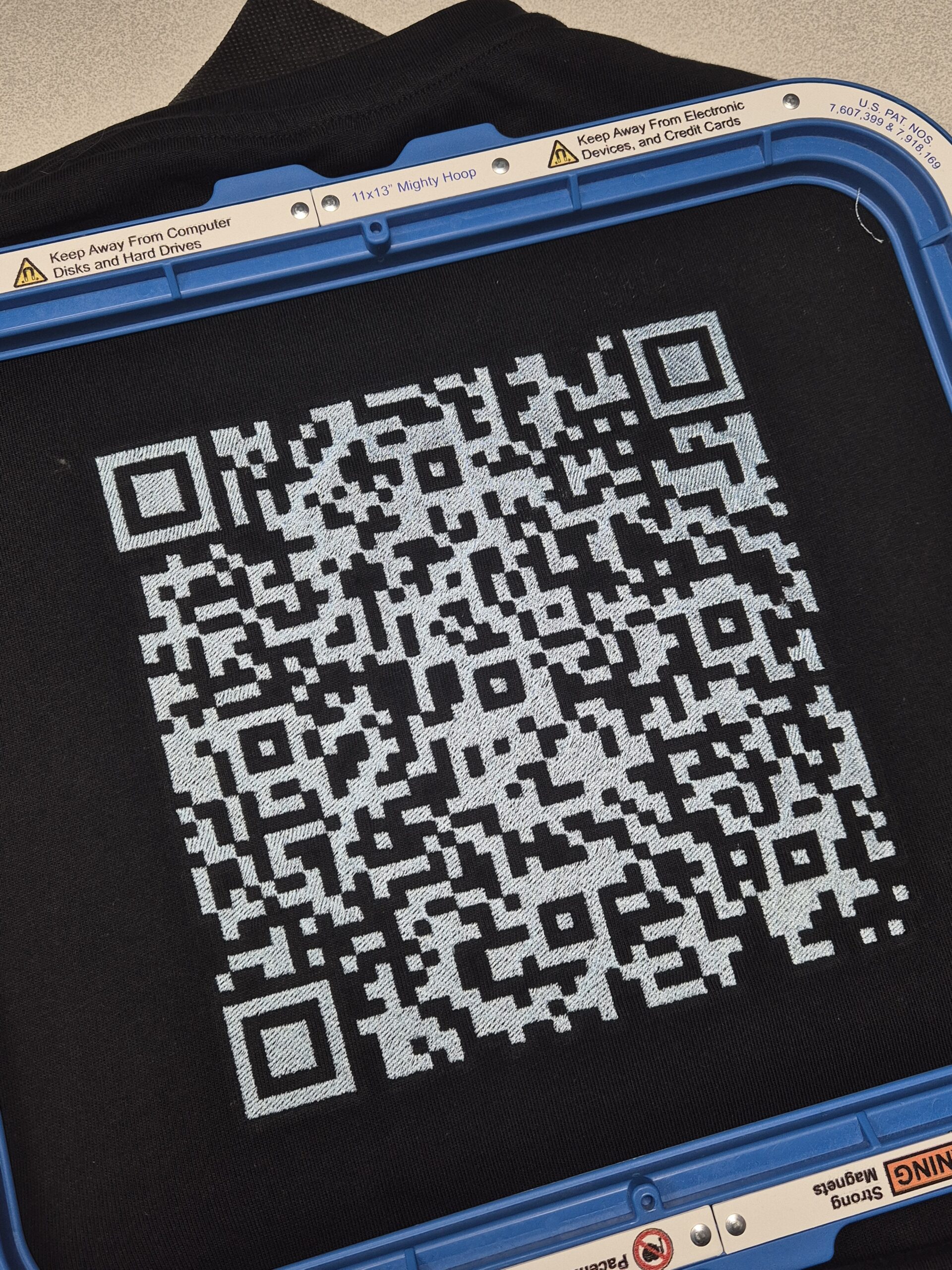 QR code brodé